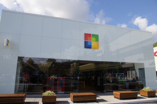 Microsoft Store, University Village (Photo: MvB)