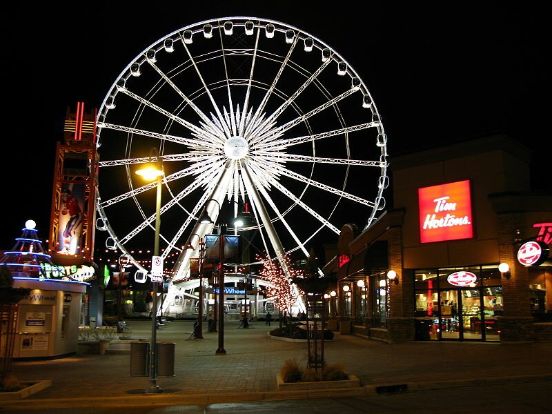 The 175-foot Niagara Falls Sky Wheel (Photo: Happymercury/Wikipedia)