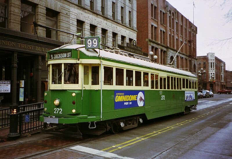 Ex-Melbourne W2-class tram/streetcar 272 eastbound at the Occidental Park station, on Main Street, on the Waterfront Streetcar line in Seattle (Photo: Peter Van den Bossche/Wikipedia)