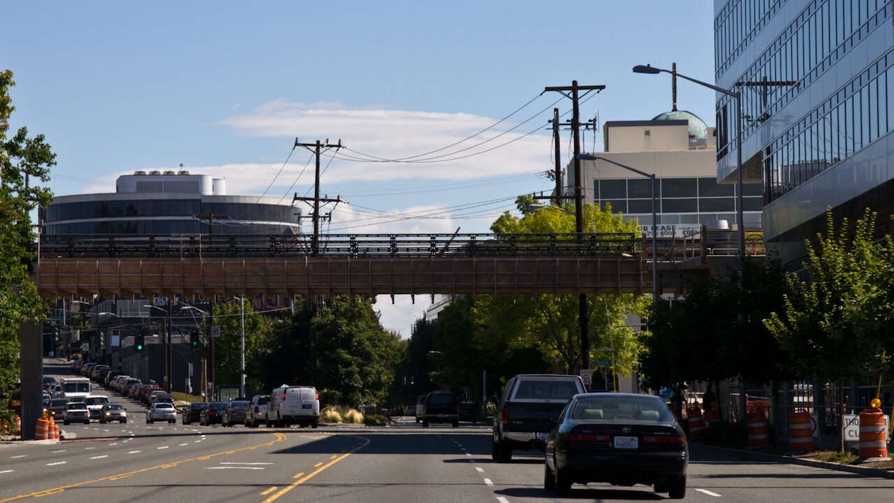 The Thomas Street Overpass from Elliott Avenue West (Photo: MvB)