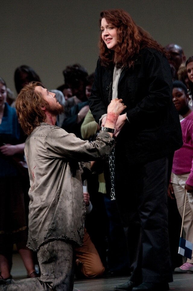 Ric Furman as Florestan and Marcy Stonikas as Leonore in Seattle Opera's Fidelio (Photo © Elise Bakketun)