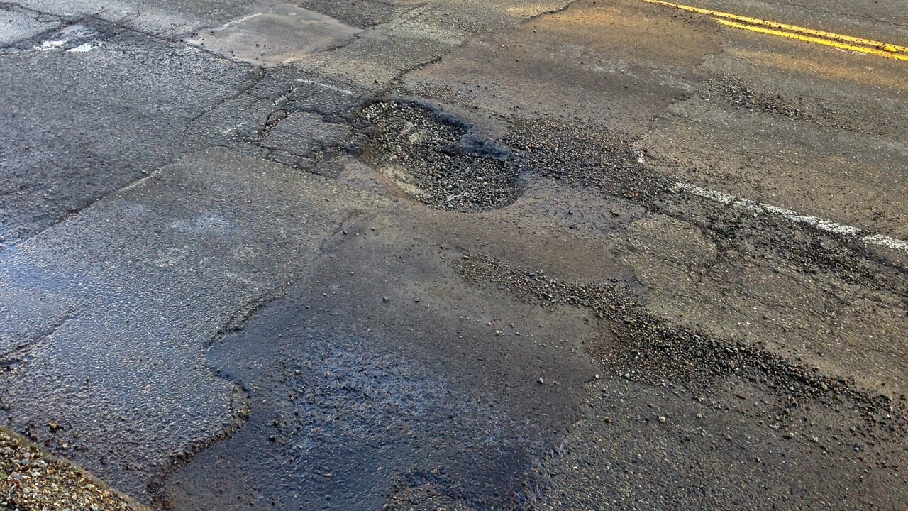 A pothole at 23rd & Madison in Seattle (Photo: MvB)